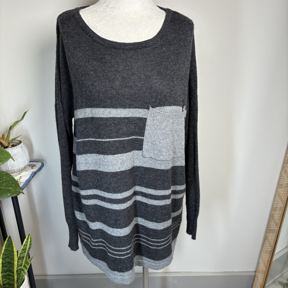 Lovestitch Women's L ~ Gray Black Striped Nylon Wool Angora Blend Tunic Sweater